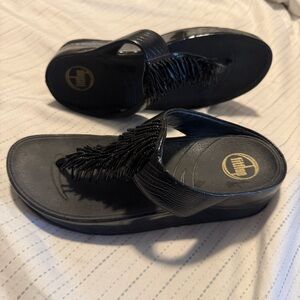 FitFlop Cha Cha Black Embossed & Patent Beaded Fringe Sandal Women's Size 8